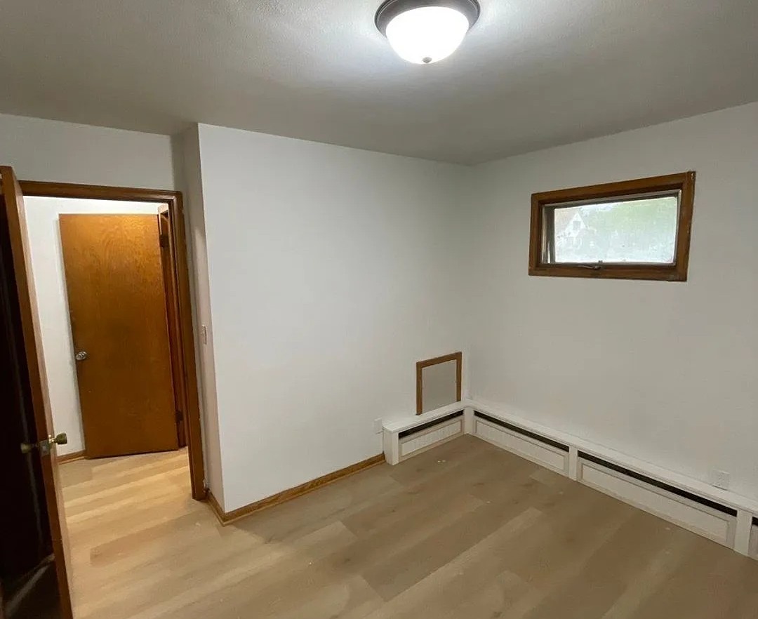 616 Ivy Avenue East - 3