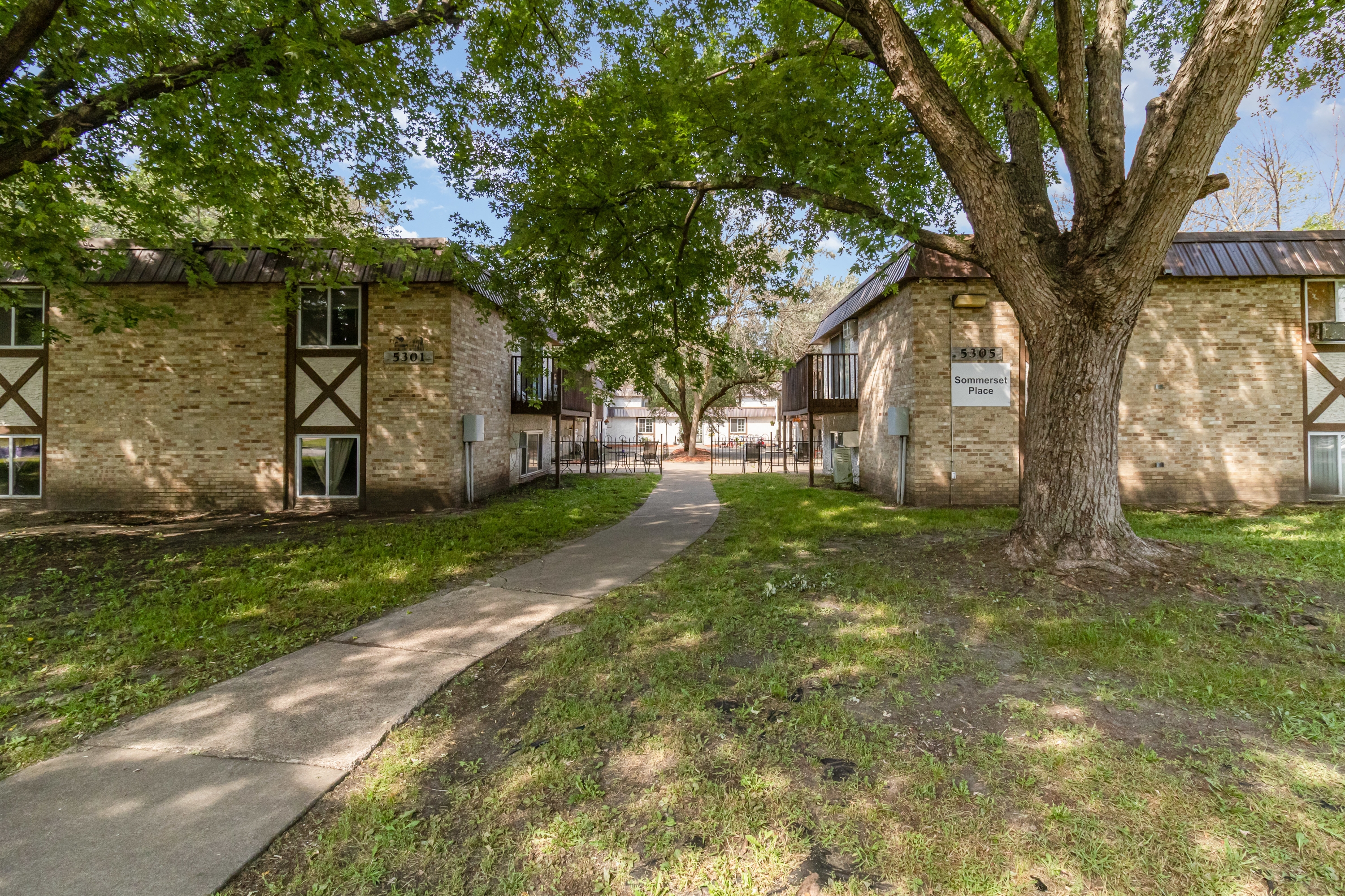 5305 Russell Avenue North - unit 202